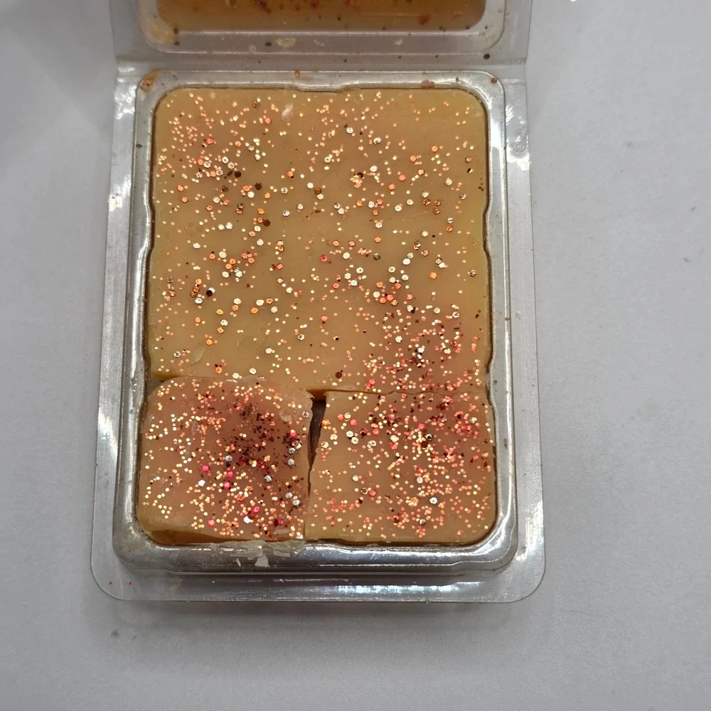 Crumble Candle Co Drunk on Eggnog Soy Based Wax‎ Melts 3oz Glitter 6 Cubes